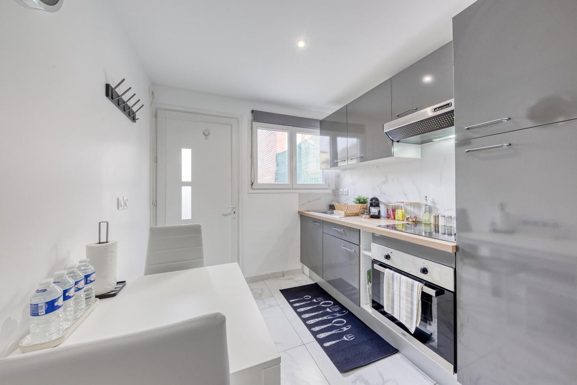 Appartement - 4 Personnes - Parking Prive - Metro 7 - Rer B La Courneuve Kültér fotó