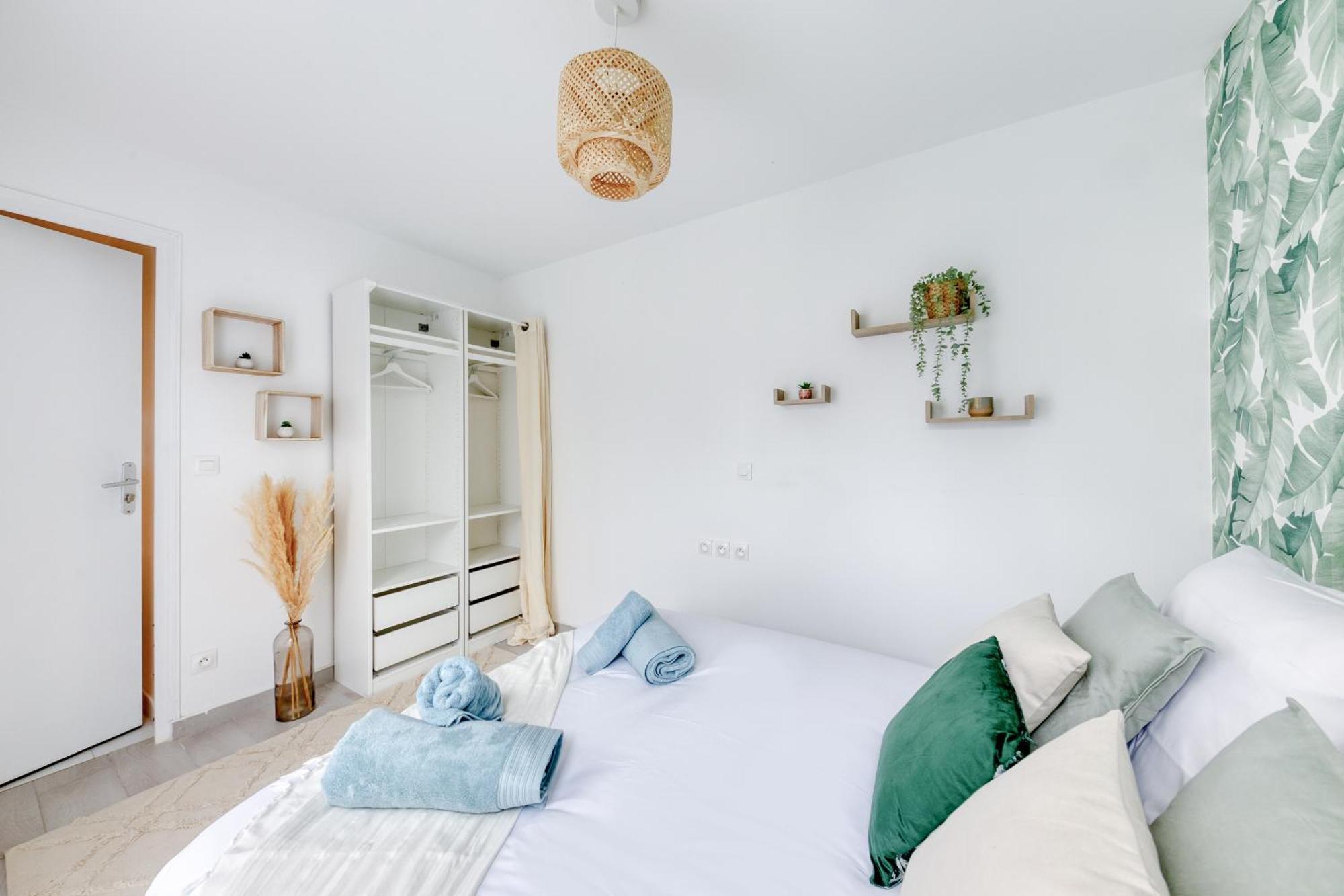Appartement - 4 Personnes - Parking Prive - Metro 7 - Rer B La Courneuve Kültér fotó