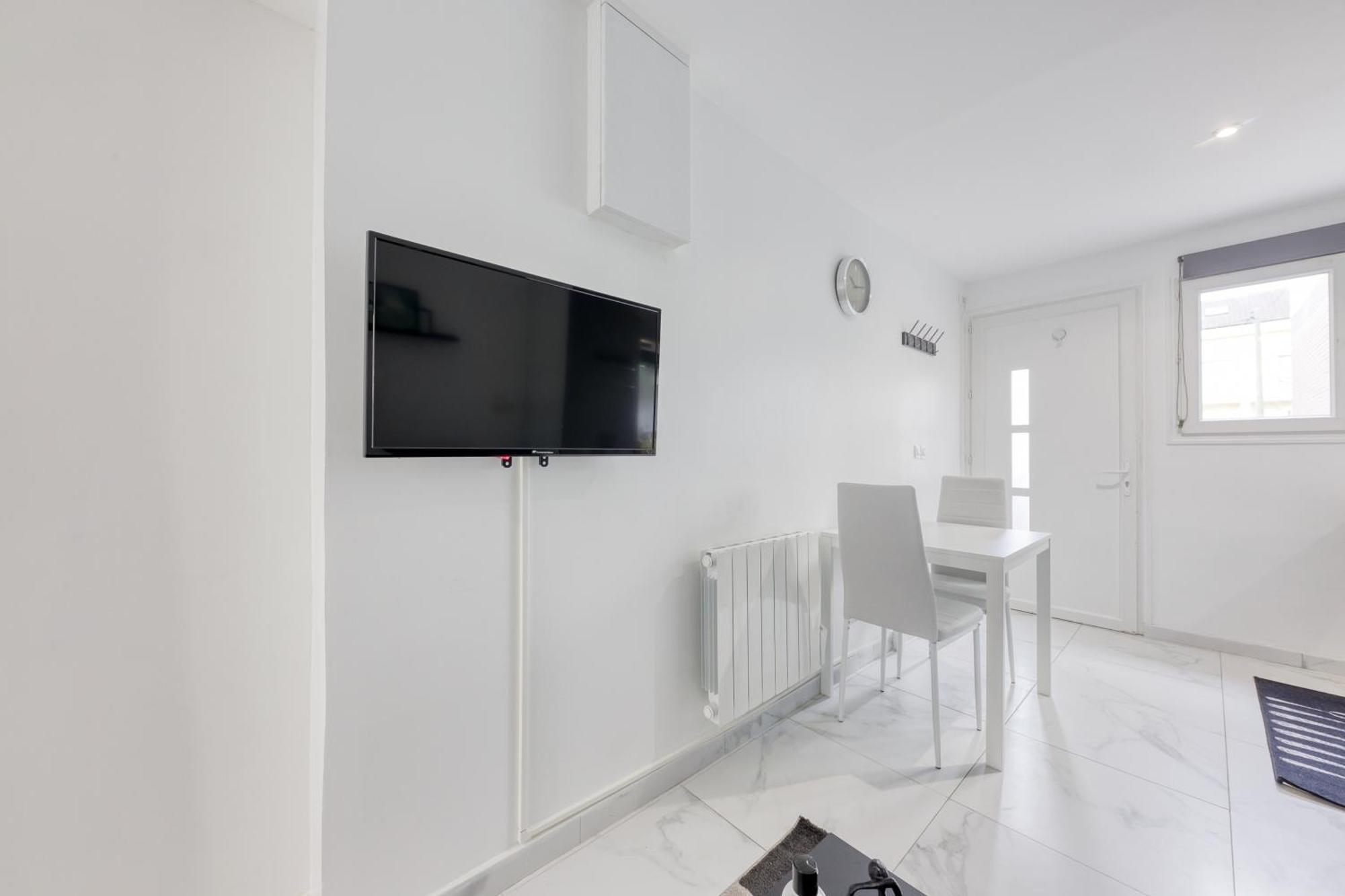 Appartement - 4 Personnes - Parking Prive - Metro 7 - Rer B La Courneuve Kültér fotó