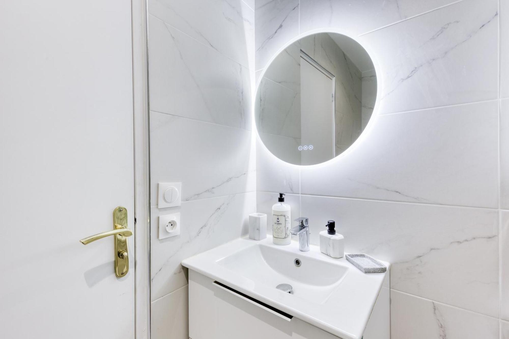 Appartement - 4 Personnes - Parking Prive - Metro 7 - Rer B La Courneuve Kültér fotó